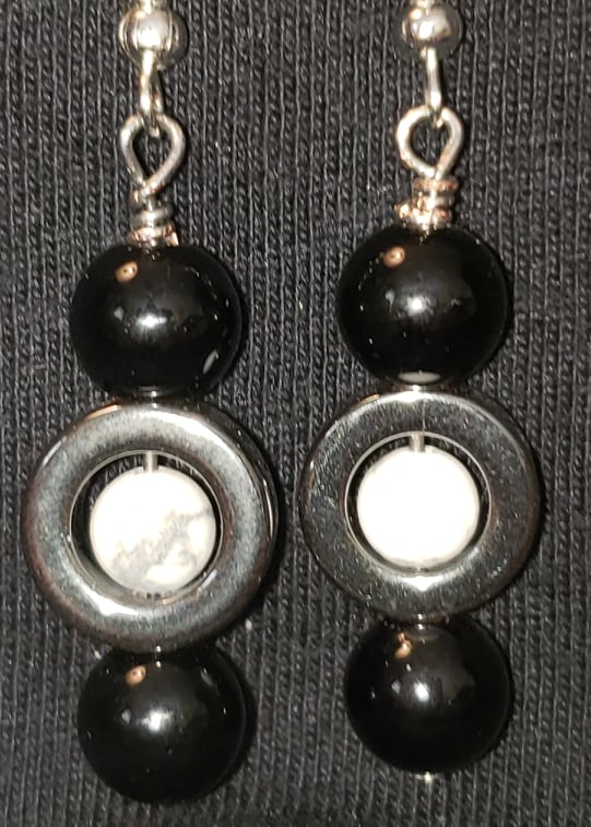 Tourmaline & Howlite Metal O earrings